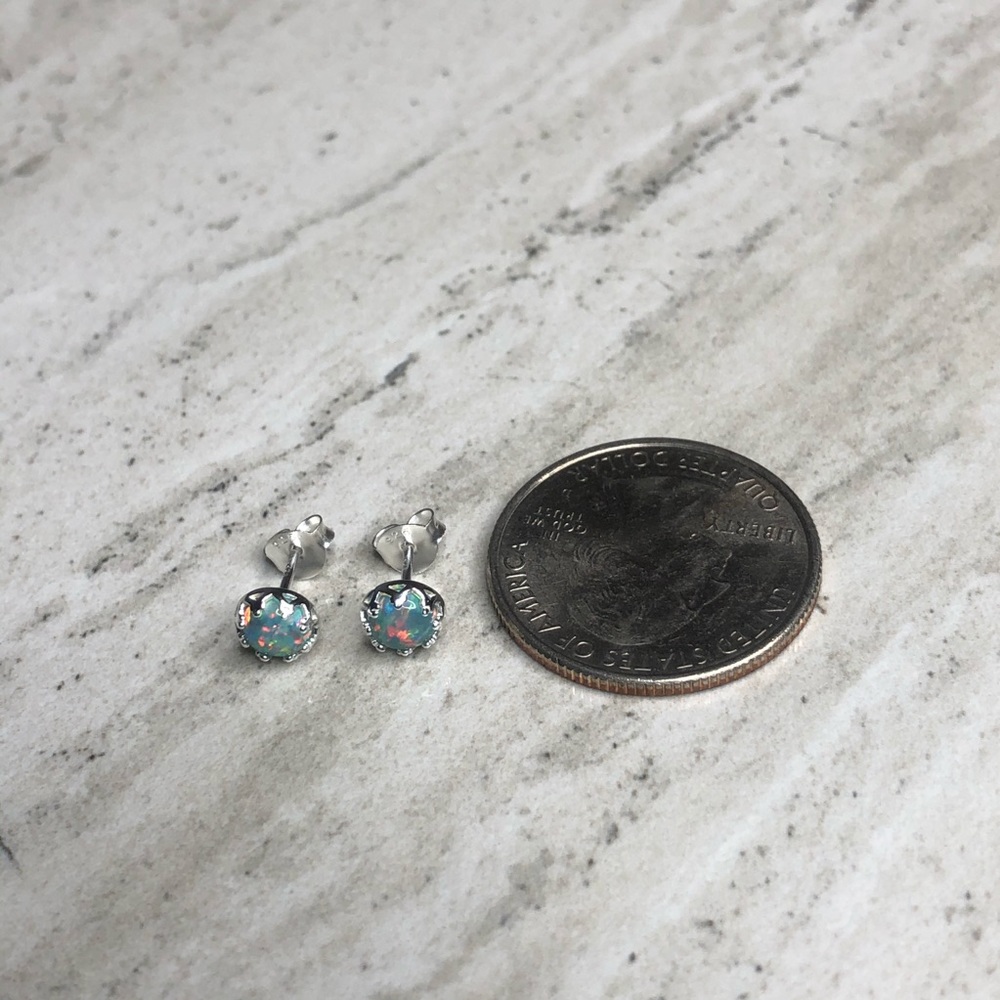 925 Sterling Silver Mint Green Opal Earrings 5mm - Picture 8 of 8